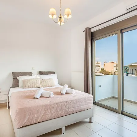 Iriana's In Center خانيا