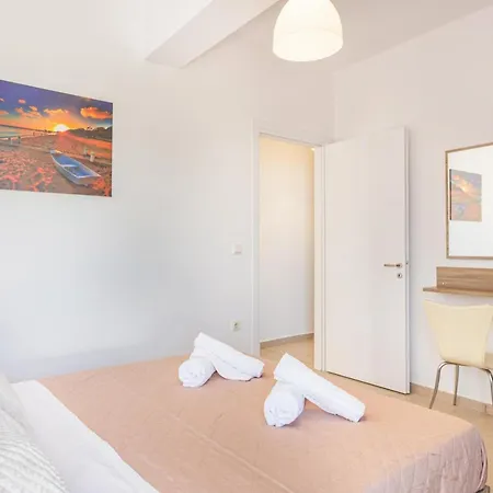 Iriana's In Center *