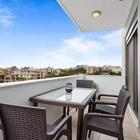 Iriana's In Center * La Canée